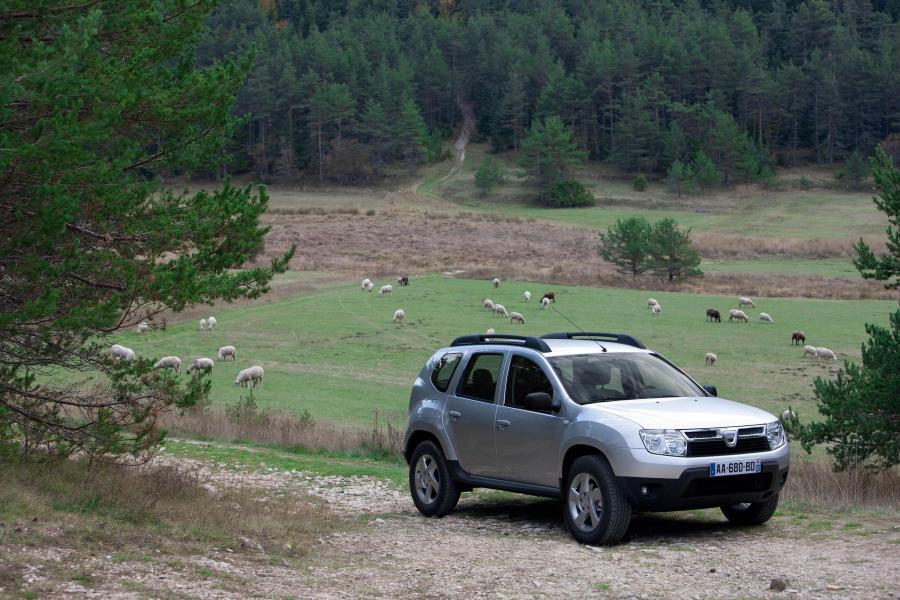  Dacia Duster 2010 года  (фото 27 из 66)